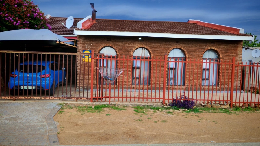 2 Bedroom Property for Sale in Heidedal Free State